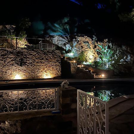 Meuble Tourisme 4*, Les Pieds Dans L'Eau, Villa Las Palmeras Ла-Лонд-ле-Мор Экстерьер фото